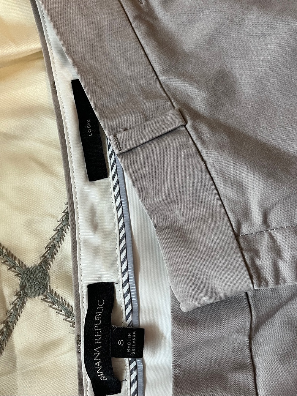 Banana Republic Women's Straight Leg Pants in Light Taupe